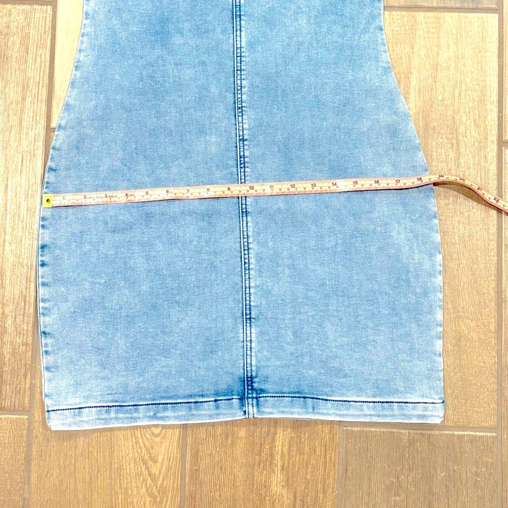 BEBE Off-Shoulder Denim Bodycon Dress – Grommet Detail – Size 6‎ - Picture 11 of 11